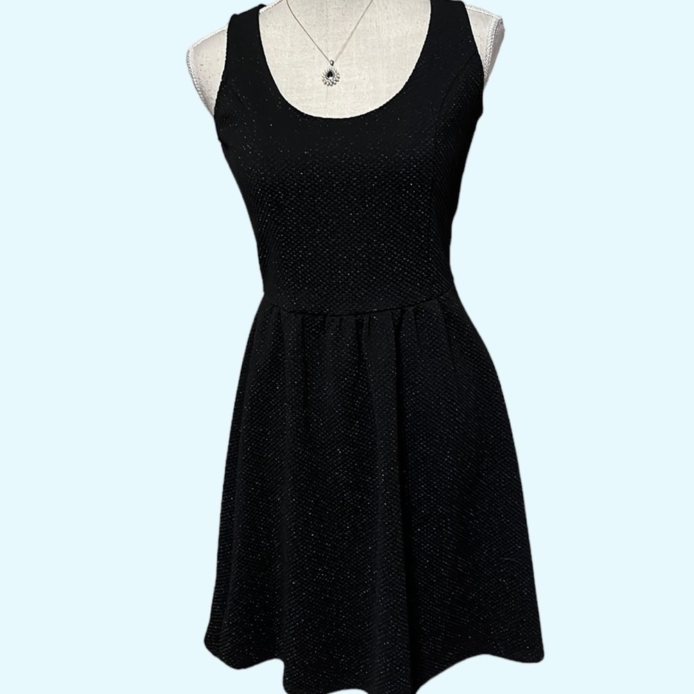 HD Paris black sleeveless dress . Sz small